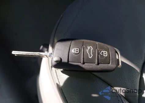 2015 Audi A3 2.0T Premium z USA, uszkodzony, nr VIN WAU7FLFF7F1066359